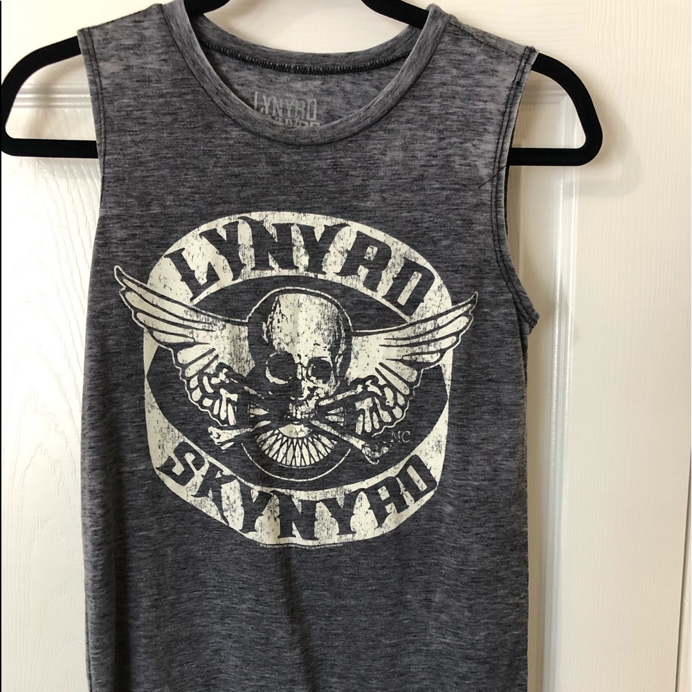 Lynard skyner muscle top with skull